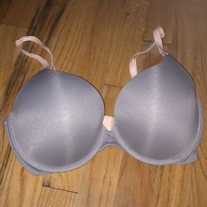 VICTORIAS SECRET *like new* condition perfect cov